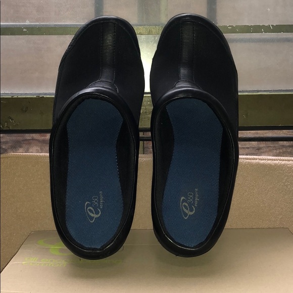 Black easy spirit walking shoes. - Picture 5 of 6